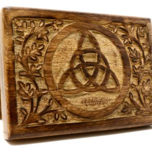 Caja para tarot con triqueta celta