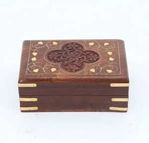 03-Caja para tarot floral con incrustaciones de latón