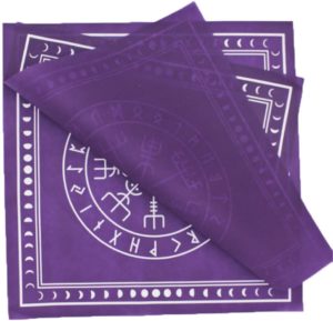 04-Mantel para tarot Runas - Morado